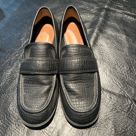 black crocodile print loafers - Picture 3 of 3